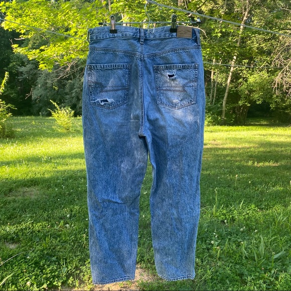 American Eagle Ripped Curvy Mom Jeans - Picture 8 of 8